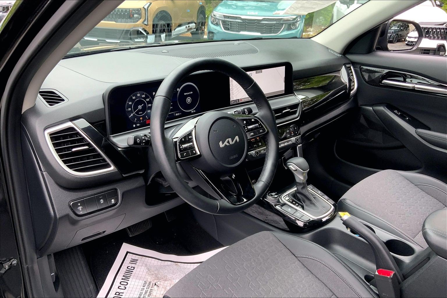 Used 2024 Kia Seltos S AWD/4WD image 15