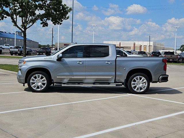 Used 2024 Chevrolet Silverado 1500 High Country w/ High Country Premium Package RWD image 8