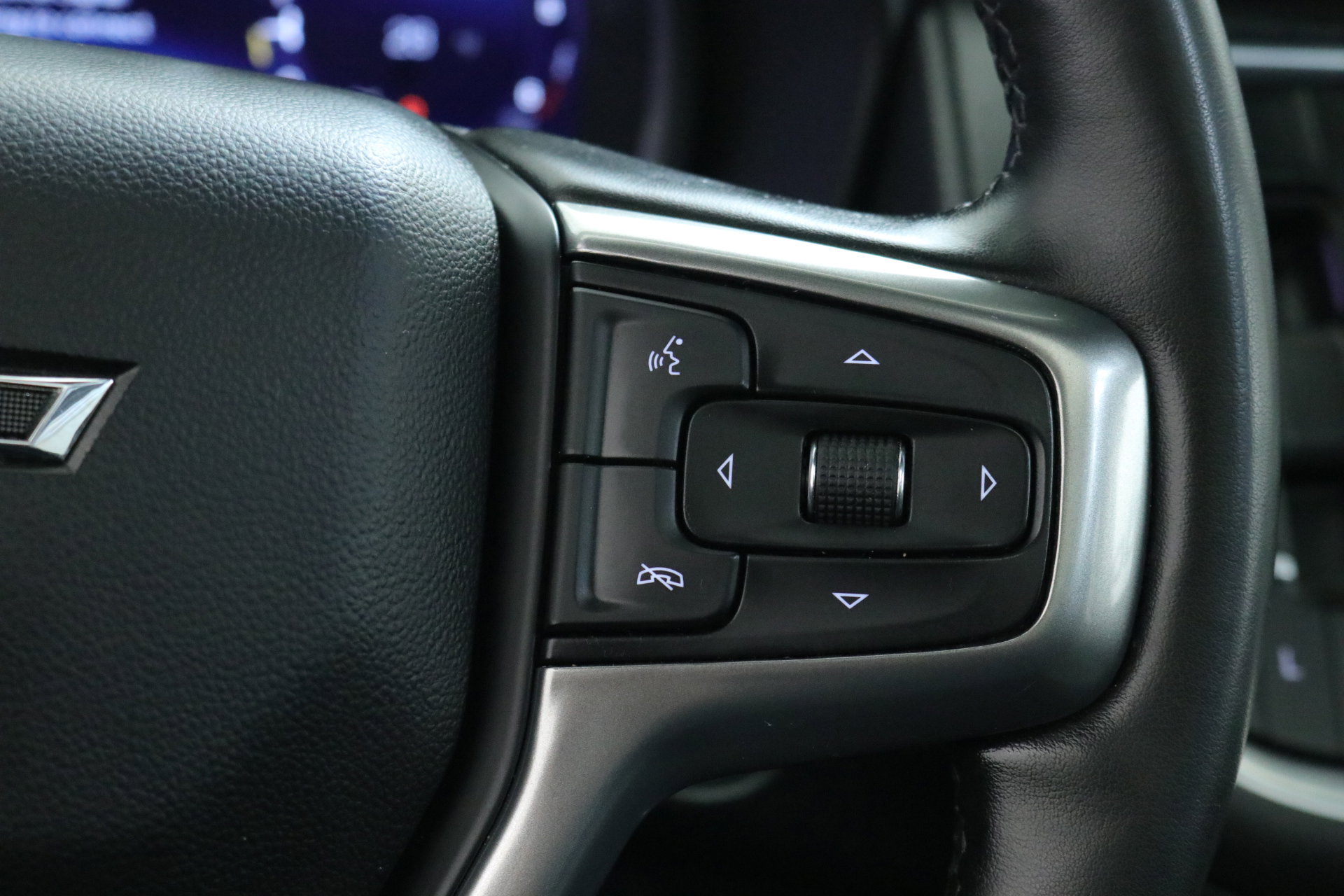 Used 2023 Chevrolet Suburban Z71 w/ Luxury Package image 15