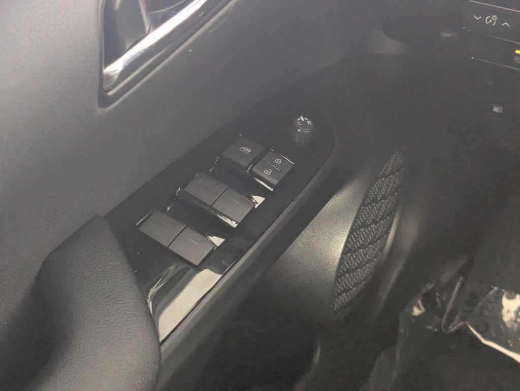 Used 2020 Toyota Prius Prime XLE FWD image 17