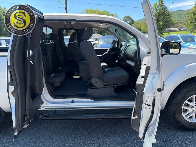Used 2015 Nissan Frontier SV AWD/4WD image 20