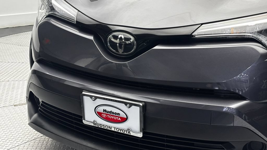 Used 2019 Toyota C-HR LE FWD image 2