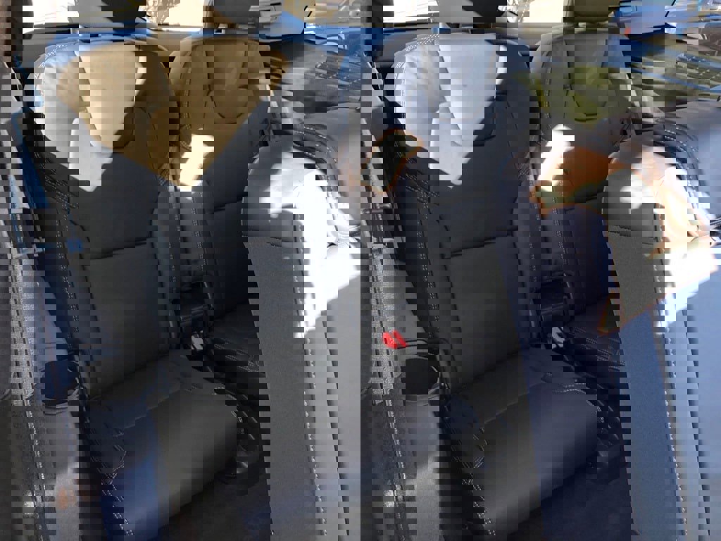 Used 2022 Volvo XC90 T6 Inscription w/ Advanced Package image 36