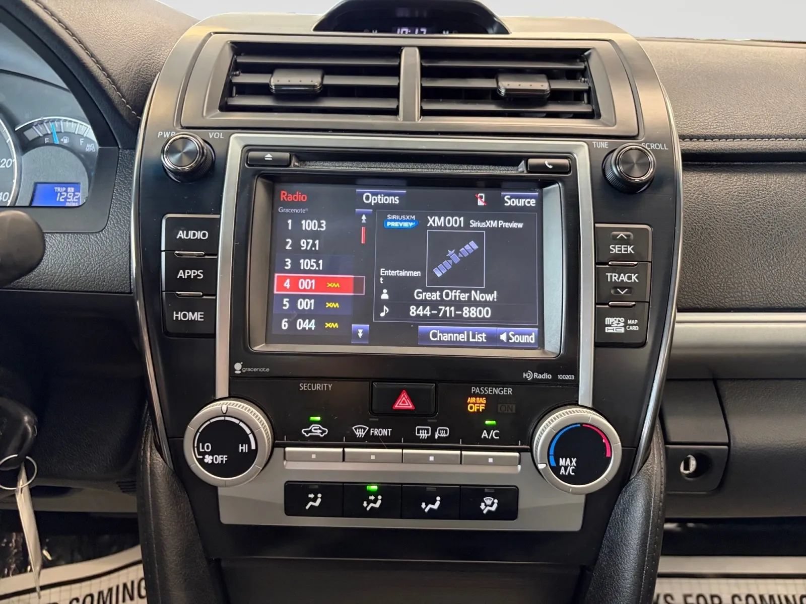 Used 2014 Toyota Camry SE FWD image 23
