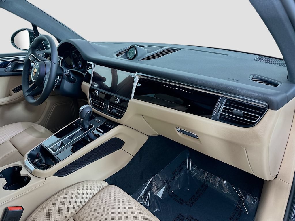 New 2026 Porsche Macan AWD/4WD image 31