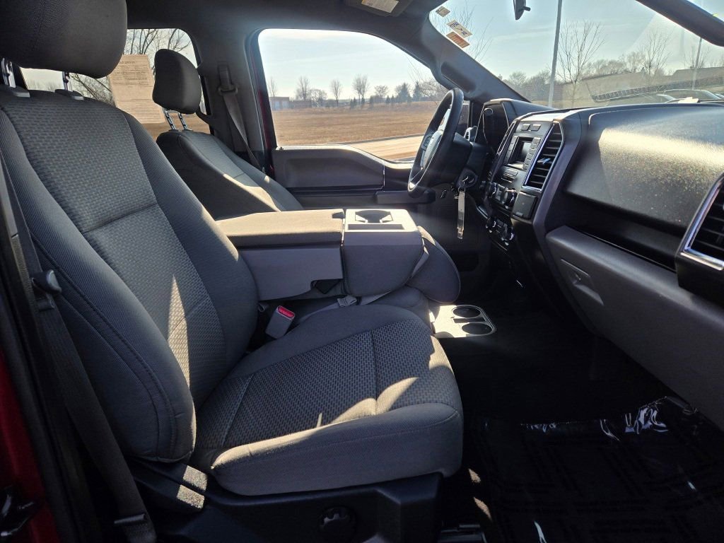 Used 2016 Ford F150 XLT image 7