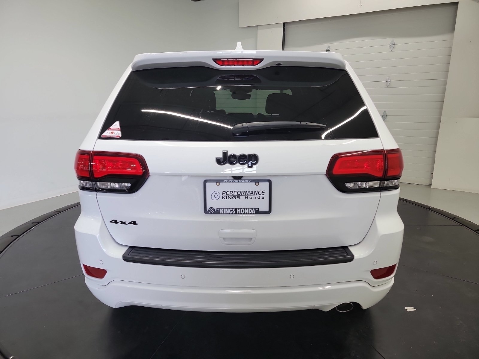 Used 2020 Jeep Grand Cherokee Altitude AWD/4WD image 8