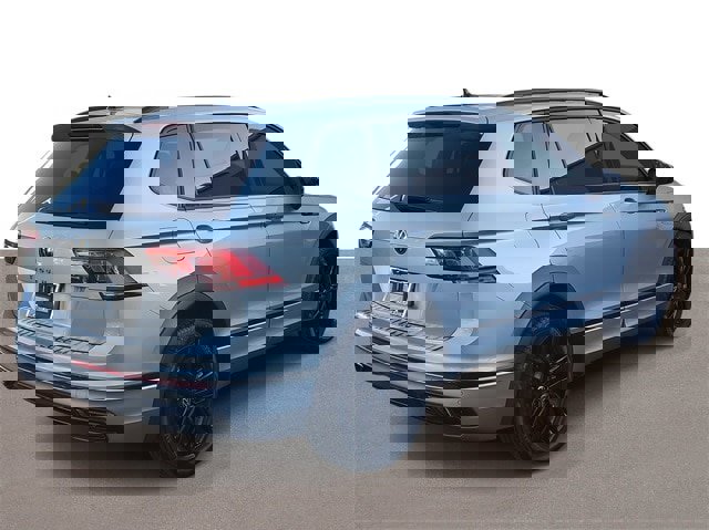Certified 2022 Volkswagen Tiguan SE R-Line image 4