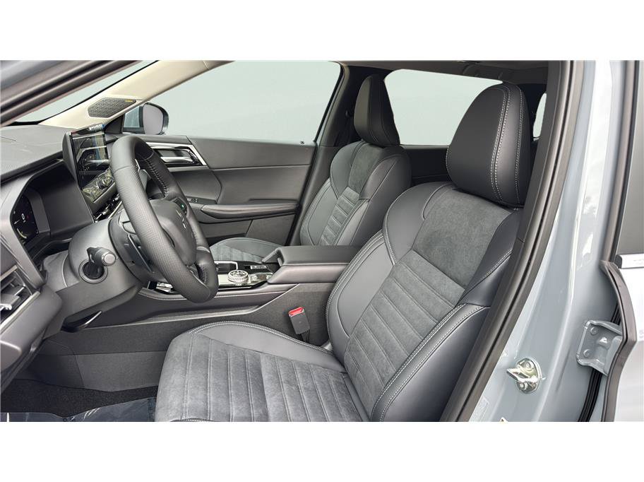 New 2026 Mitsubishi Outlander SE AWD/4WD image 11
