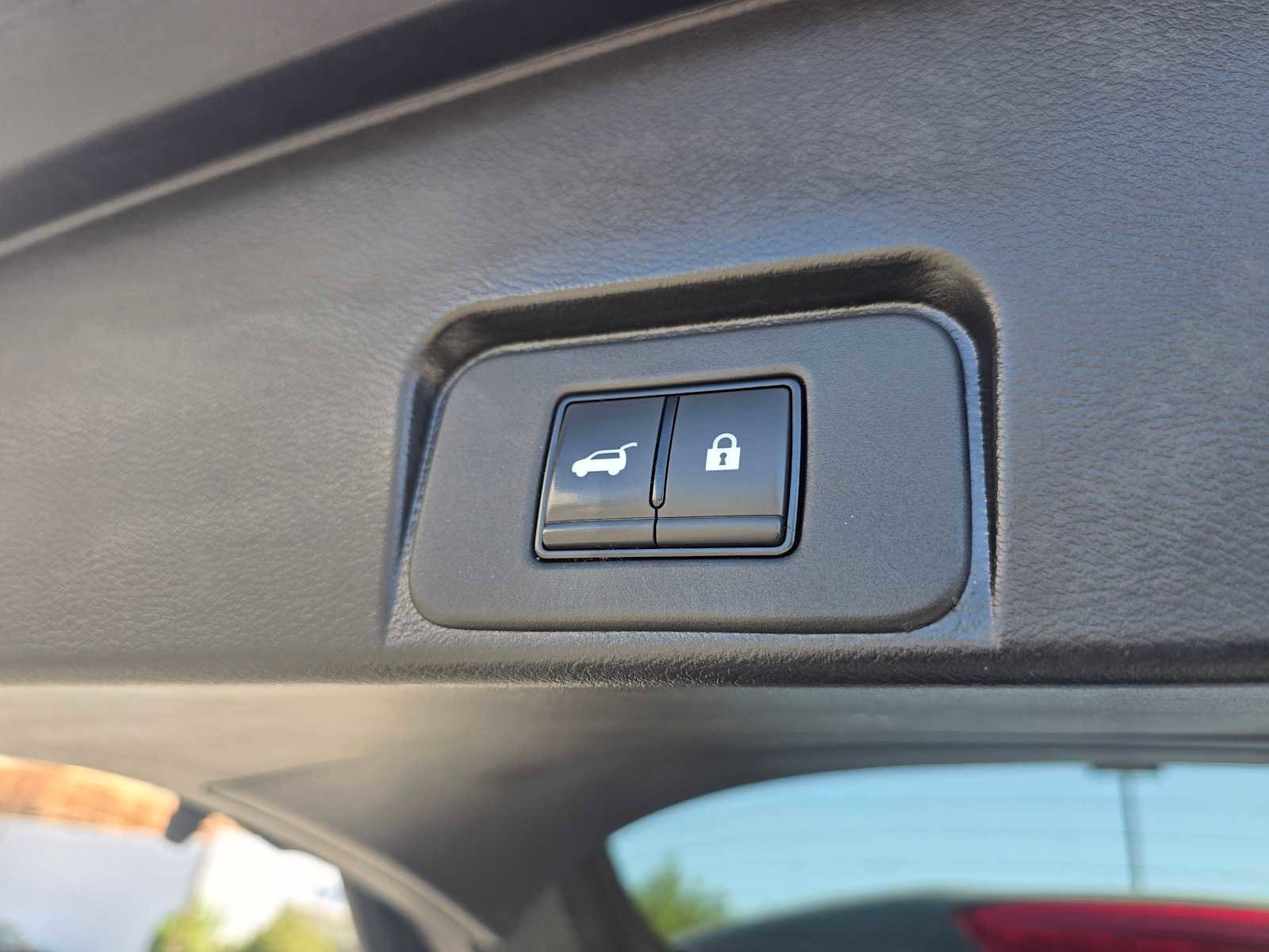 Used 2023 Nissan Rogue SL image 19