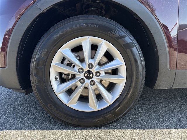 Used 2019 Kia Sorento LX w/ LX Convenience Package image 11