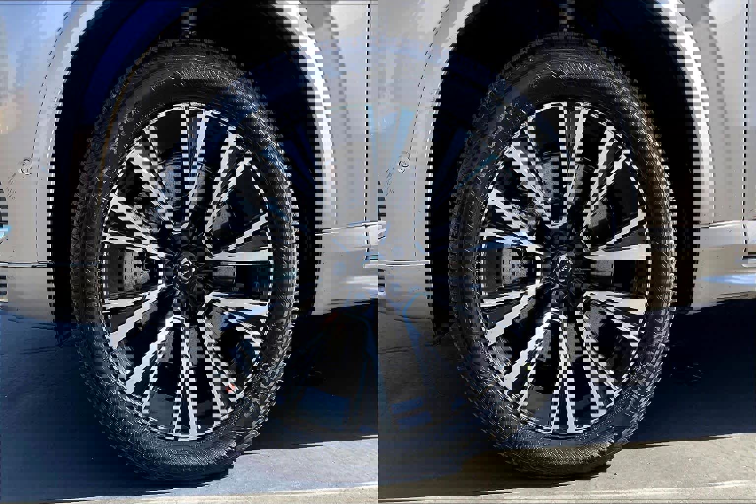 Used 2023 Volvo XC90 T8 Plus w/ Protection Package image 12