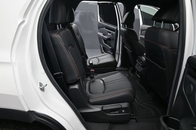 Used 2025 Honda Pilot TrailSport image 21