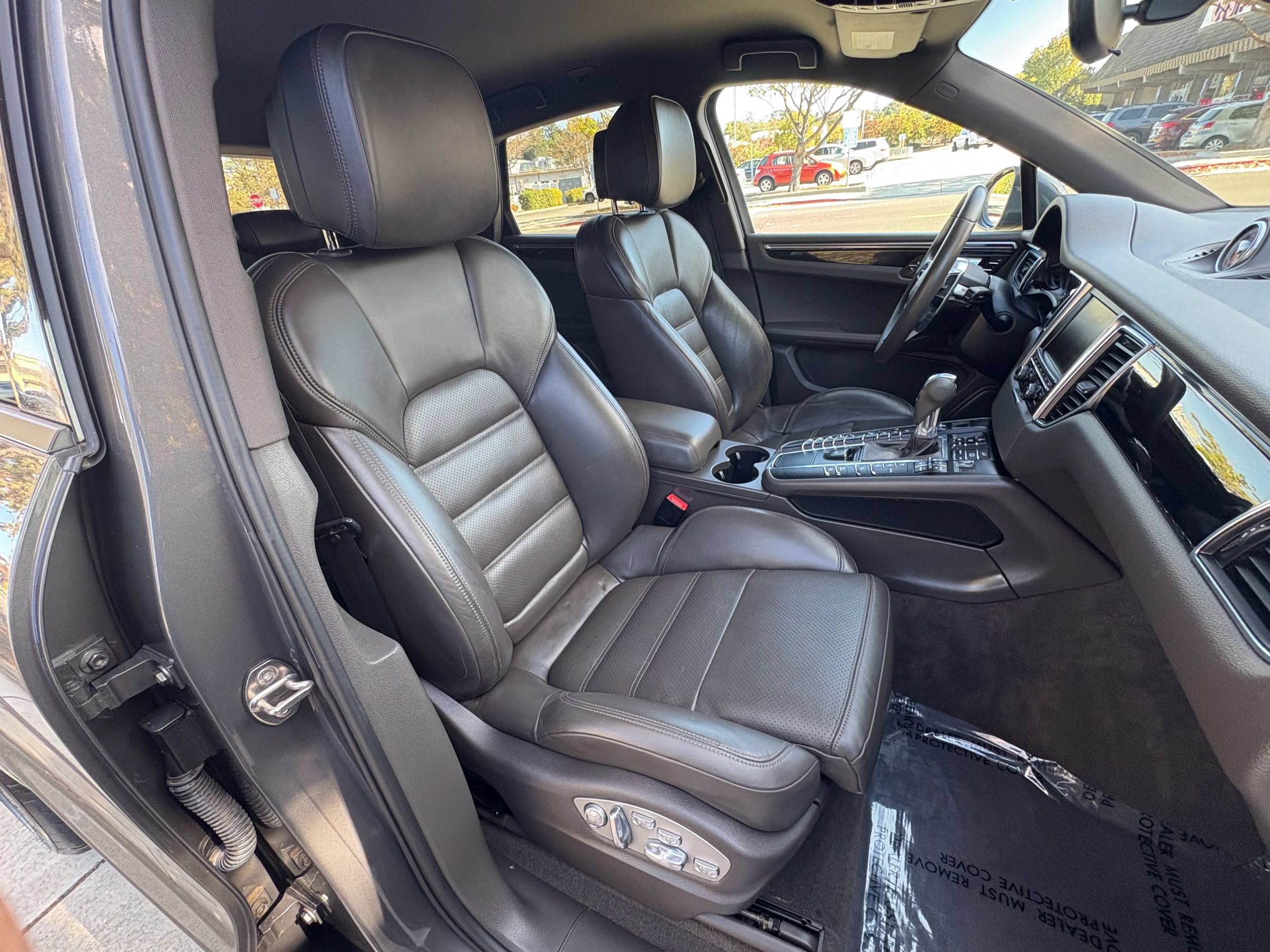 Used 2015 Porsche Macan S AWD/4WD image 12