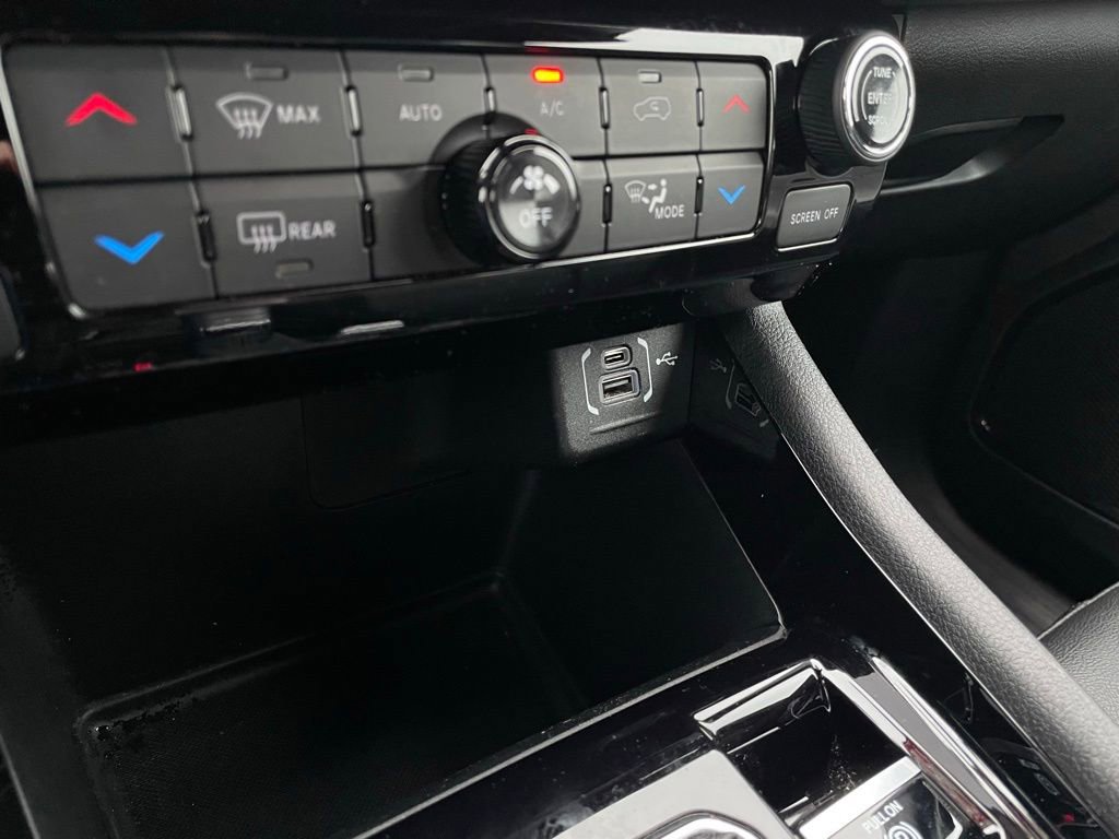 Used 2024 Jeep Compass Limited AWD/4WD image 19