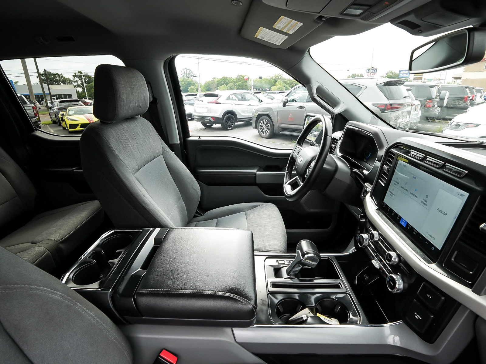 Used 2023 Ford F150 Lightning XLT AWD/4WD image 42