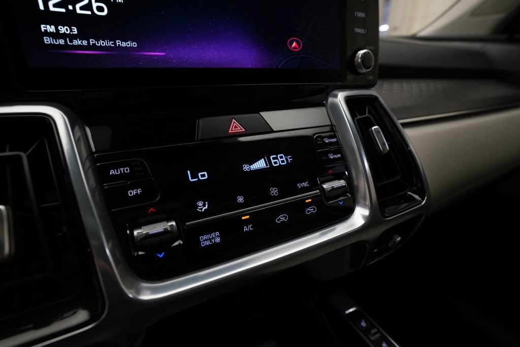 Certified 2023 Kia Sorento SX Prestige w/ Panoramic Sunroof Package AWD/4WD image 21