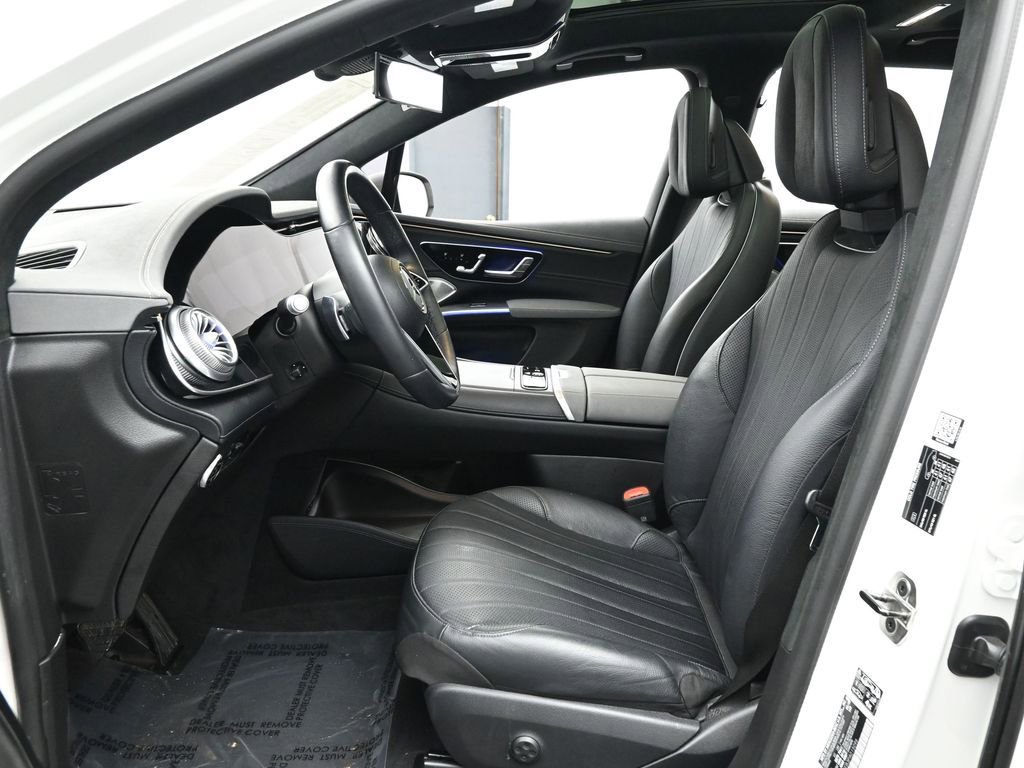 Used 2023 Mercedes-Benz EQS 580 4MATIC SUV image 12