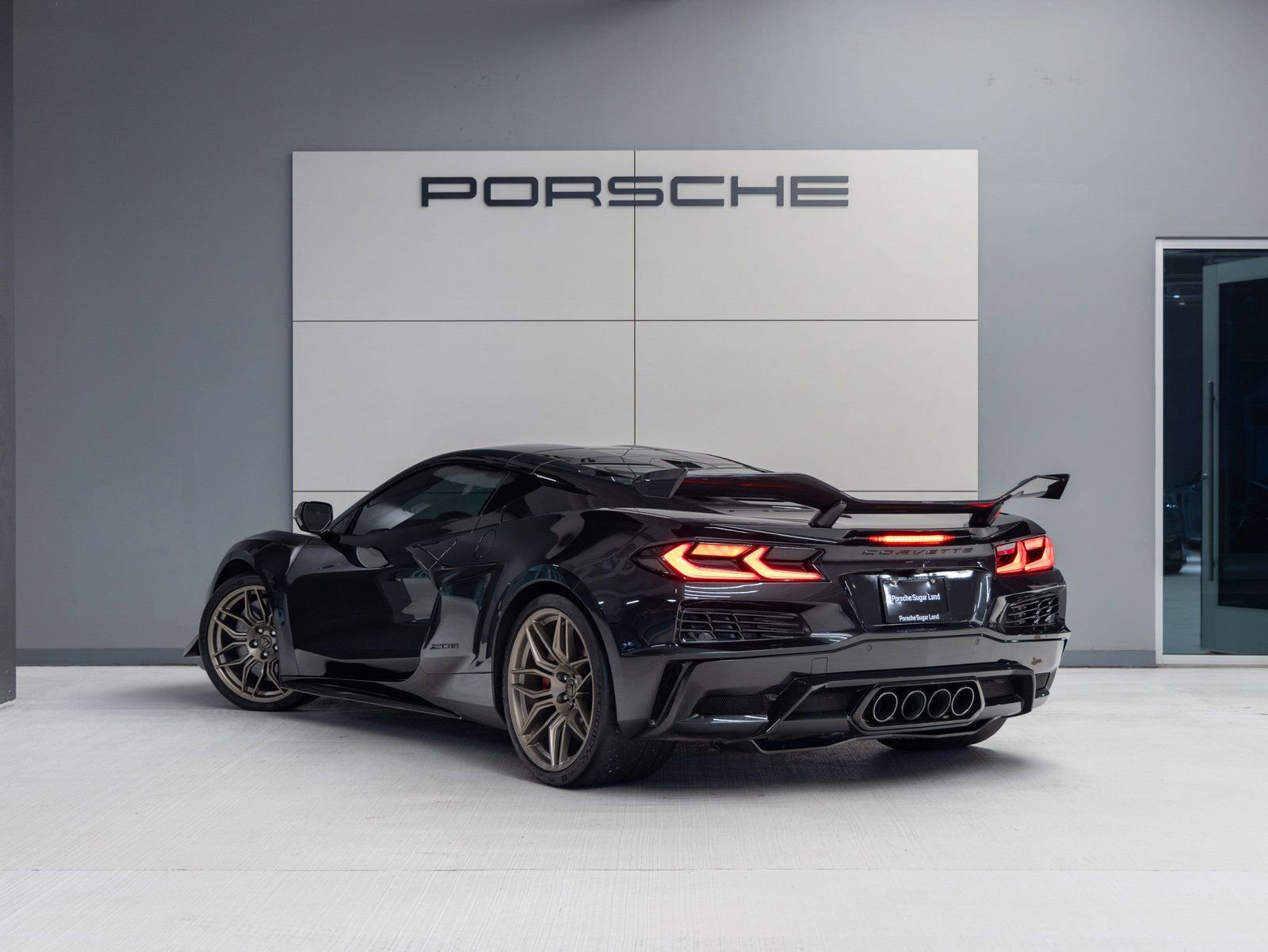 Used 2024 Chevrolet Corvette Z06 w/ Z07 Performance Package image 3