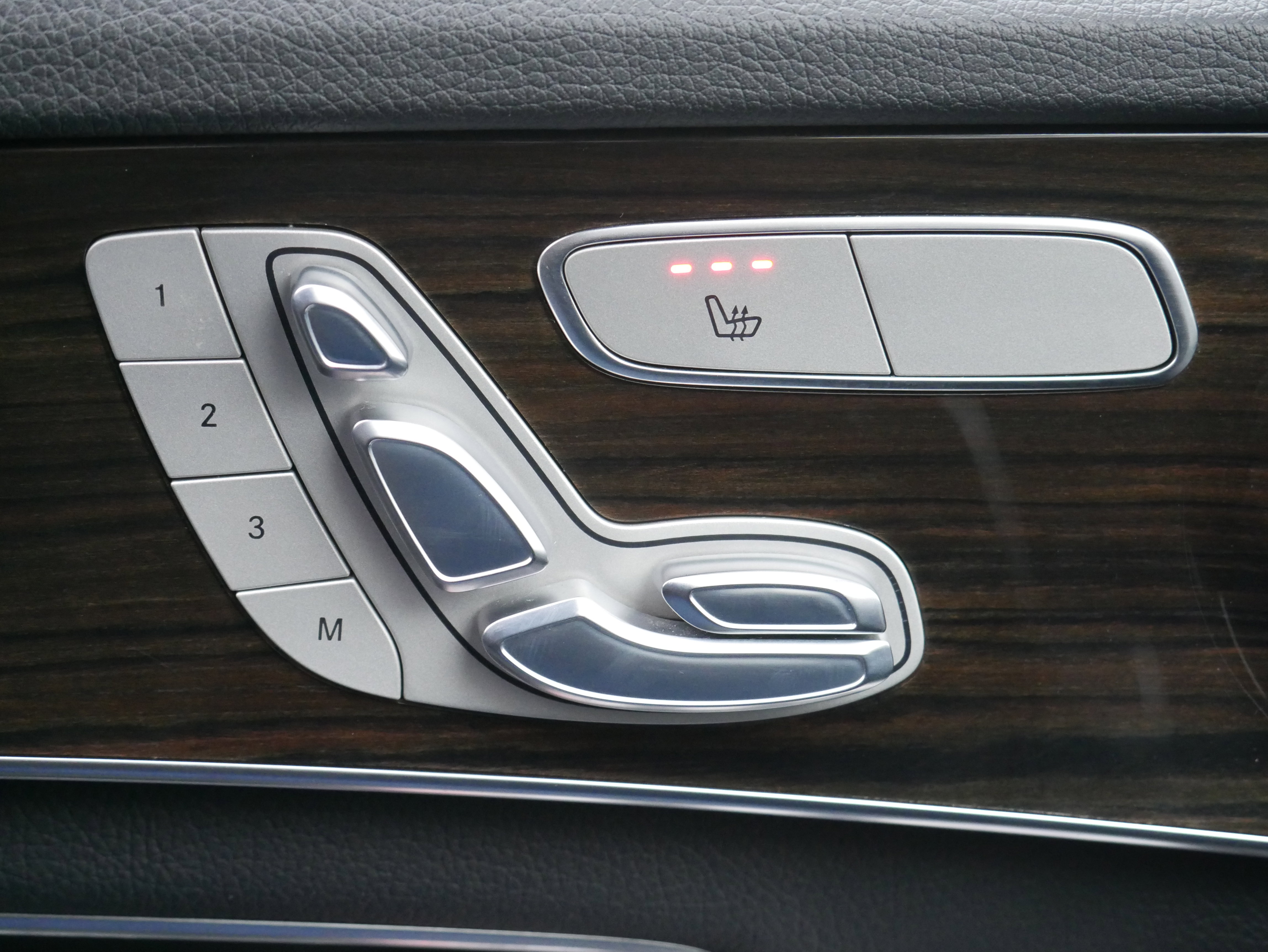 Used 2018 Mercedes-Benz C 300 C 300 image 25