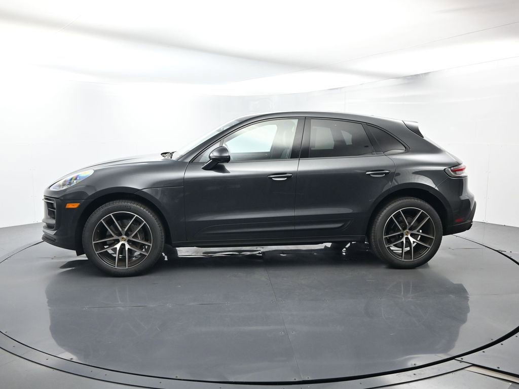 Certified 2023 Porsche Macan AWD/4WD image 2