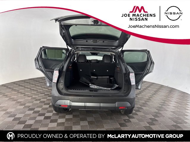 Certified 2025 Nissan Kicks SR w/ Illumination Package image 15