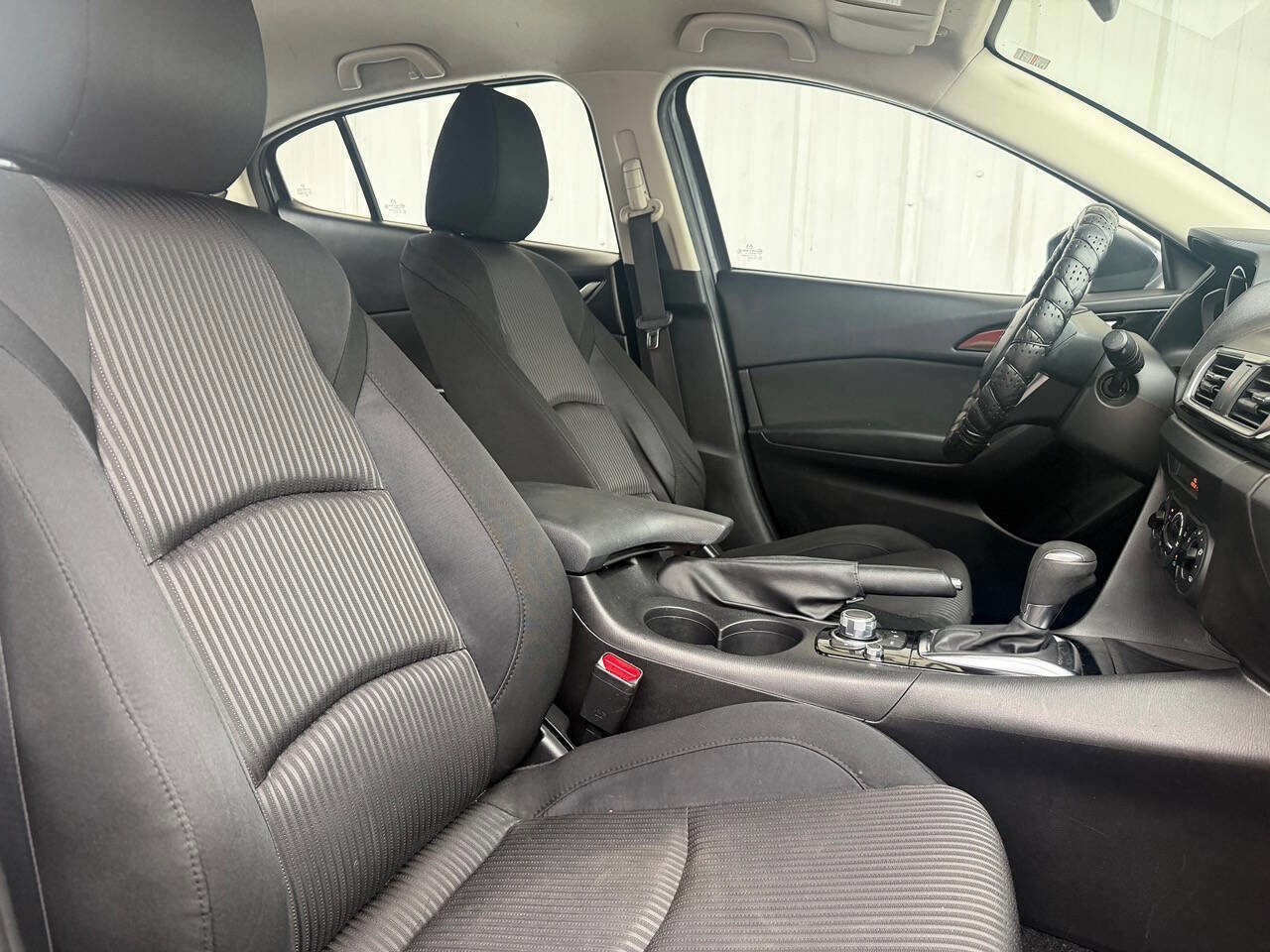 Used 2016 MAZDA MAZDA3 i Sport w/ Preferred Equipment Package FWD image 24