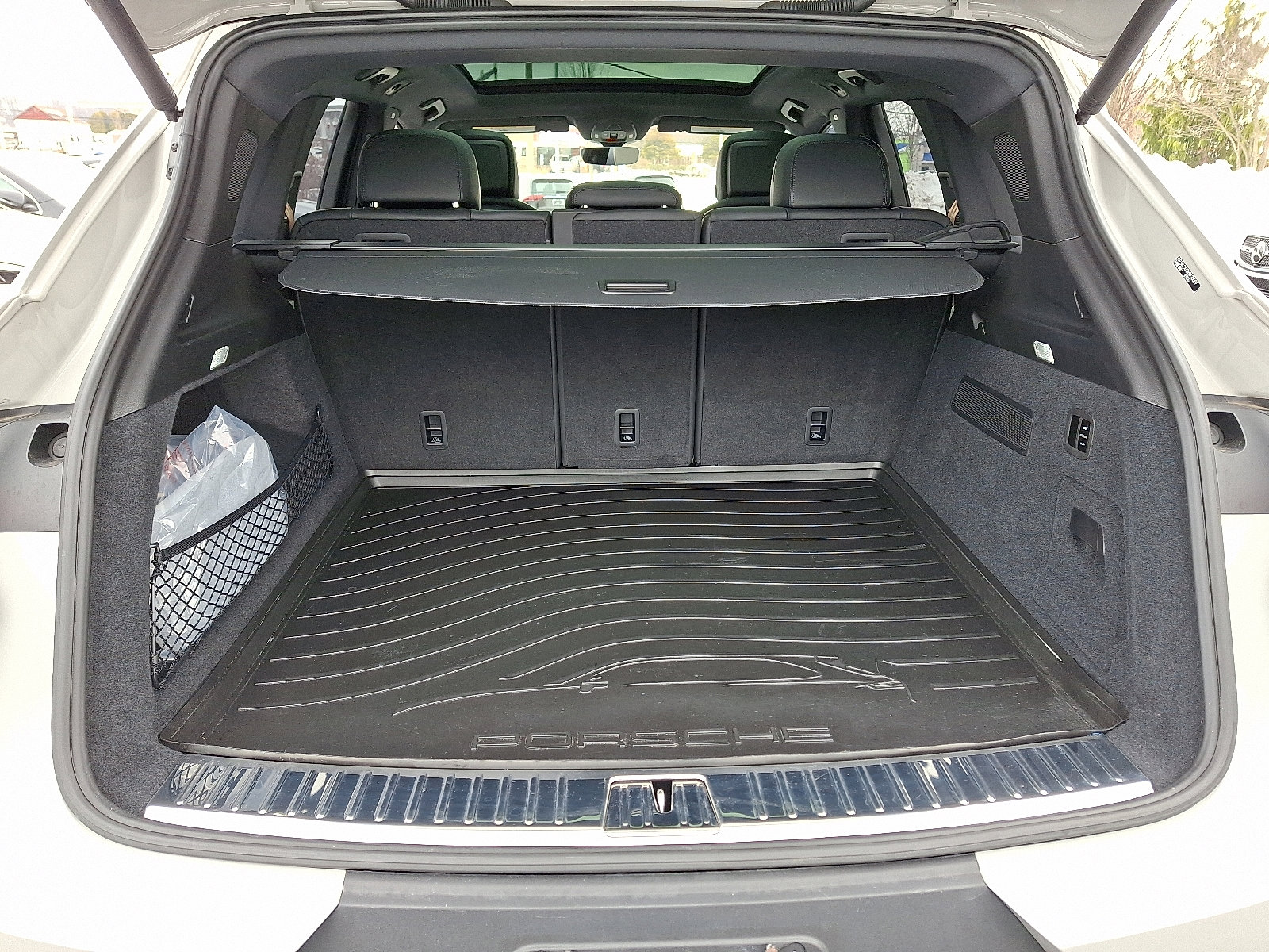 Used 2024 Porsche Cayenne S image 30