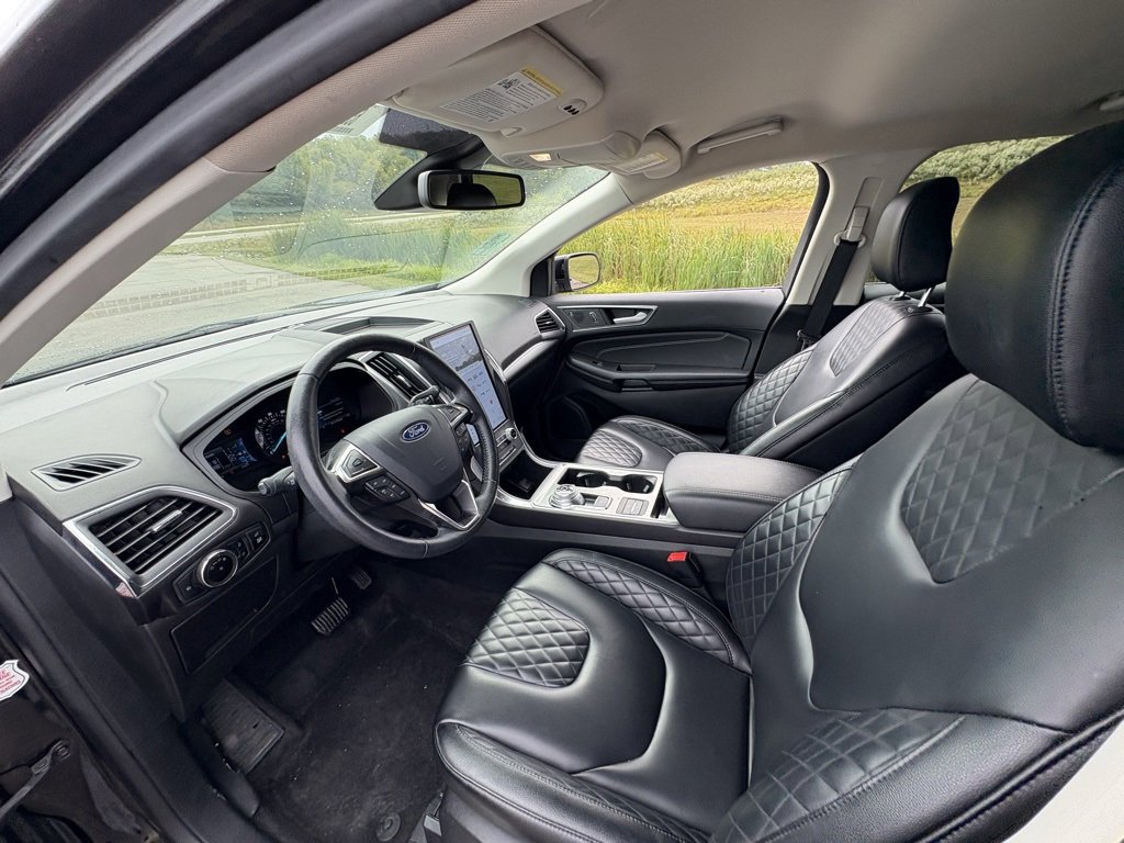 Used 2024 Ford Edge Titanium image 36