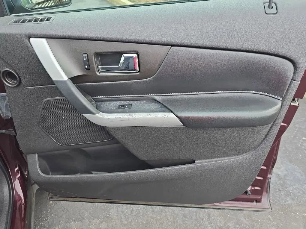 Used 2011 Ford Edge SE FWD image 13