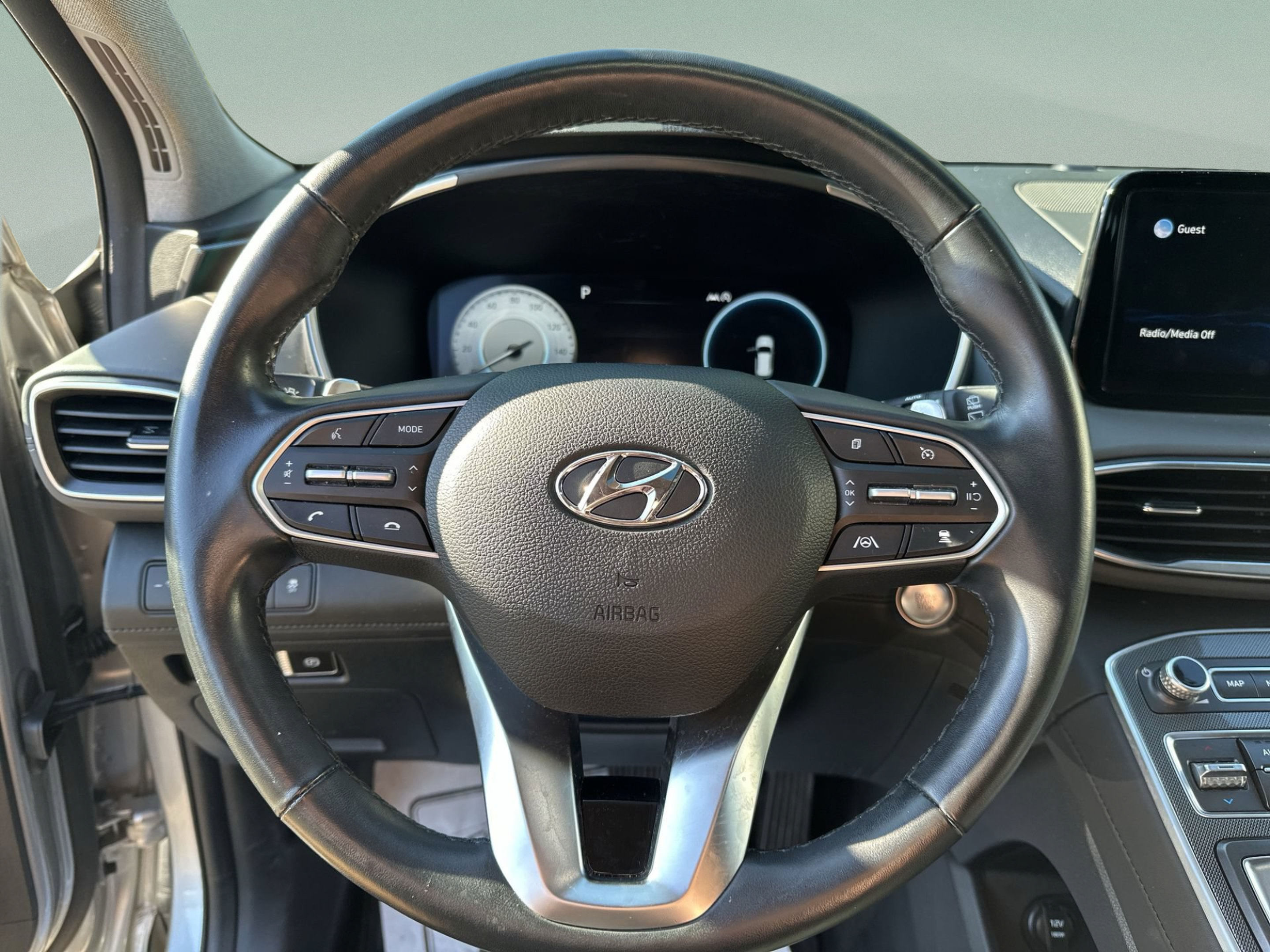Used 2022 Hyundai Santa Fe Limited FWD image 11