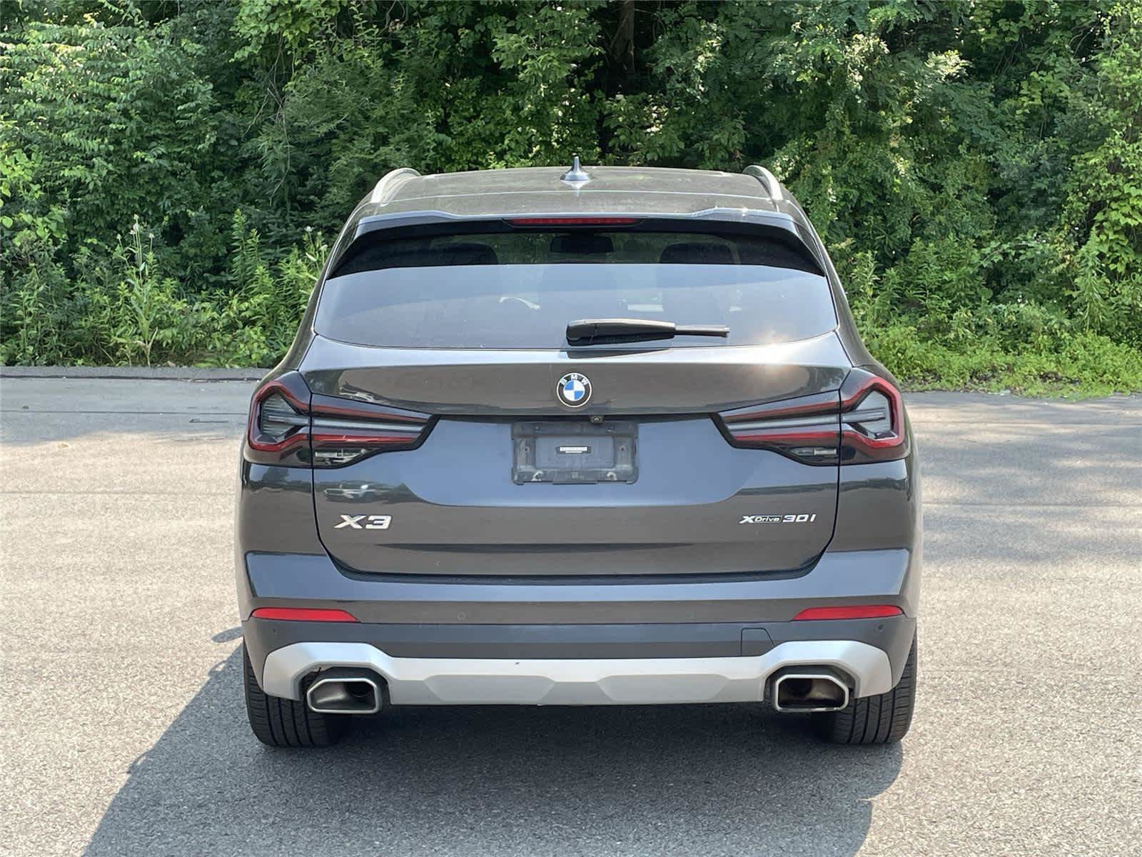 Used 2022 BMW X3 xDrive30i w/ Premium Package 2 (ZPA) AWD/4WD image 4