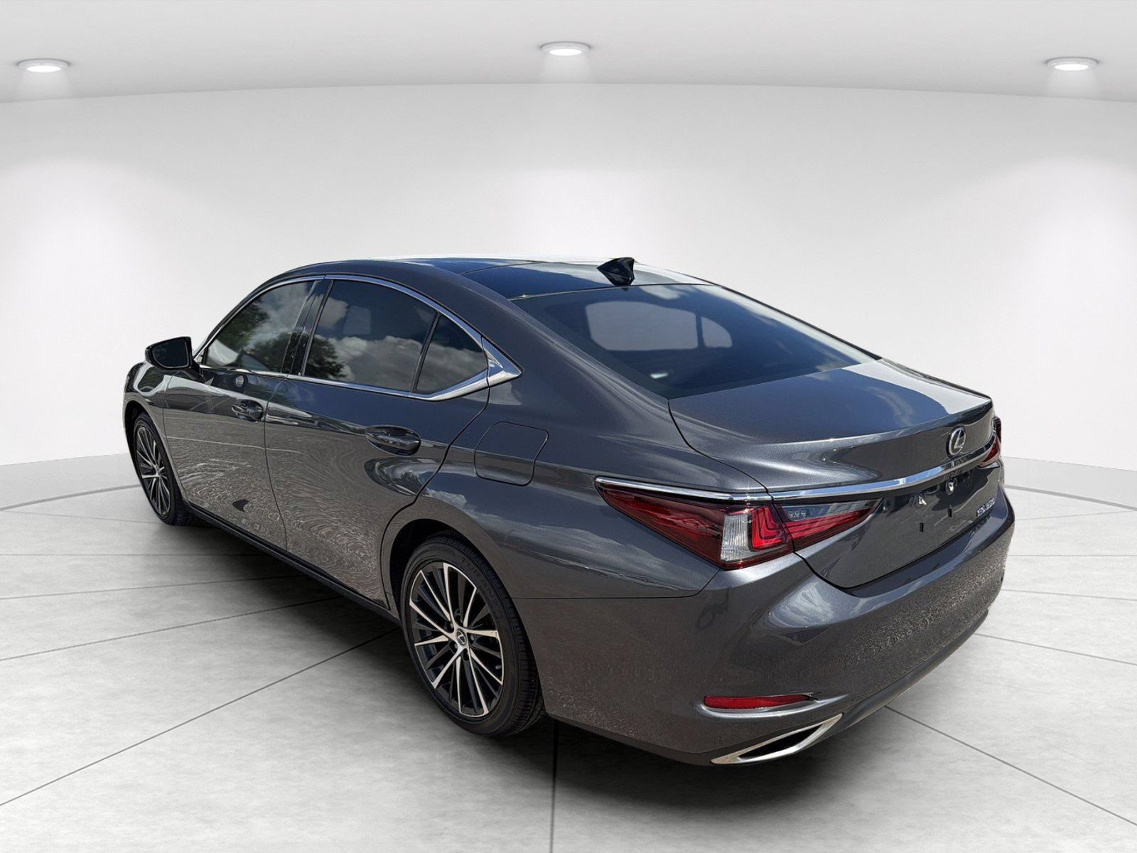 Used 2025 Lexus ES 350 w/ Premium Package FWD image 6