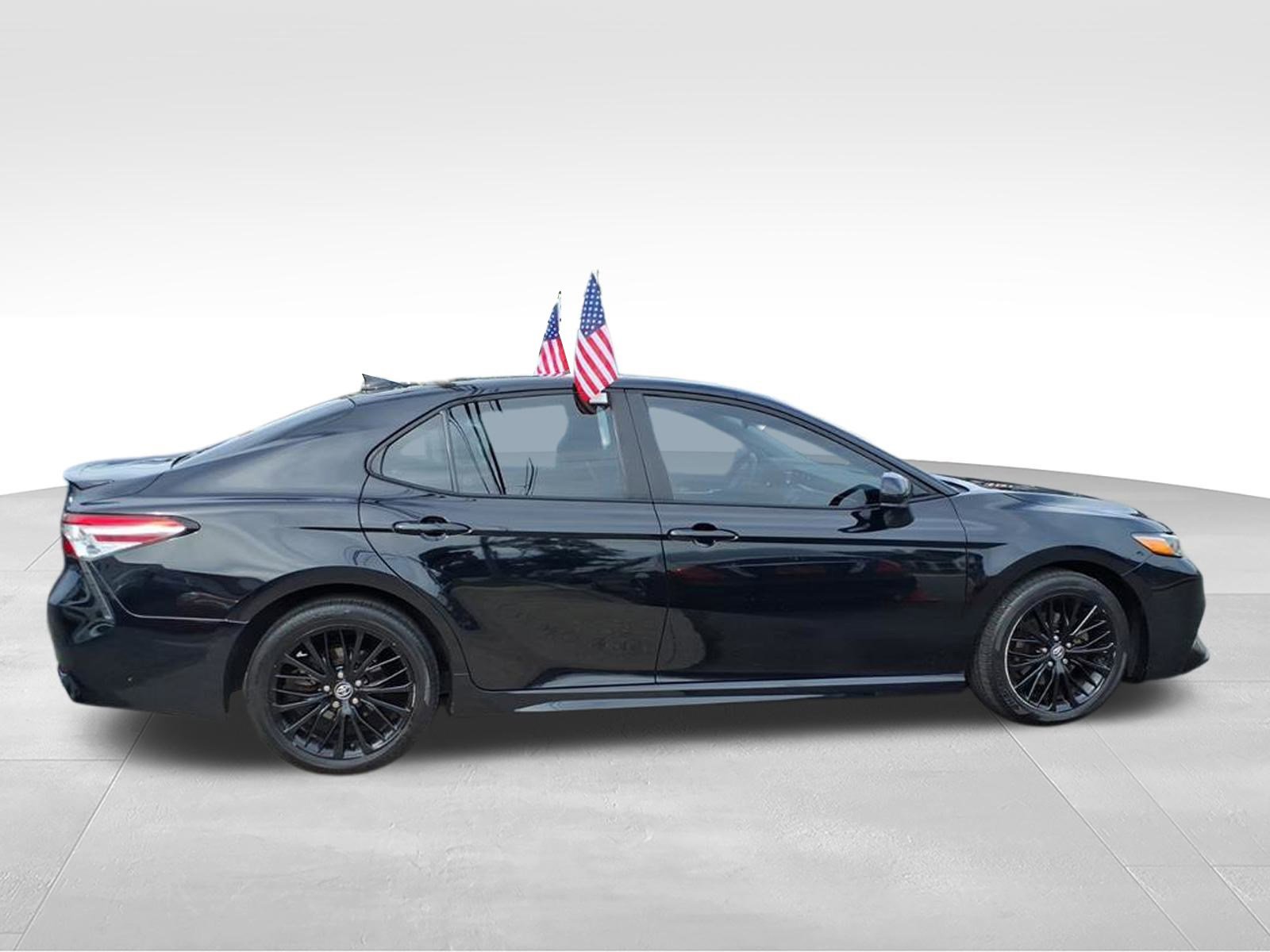 Used 2020 Toyota Camry SE image 4