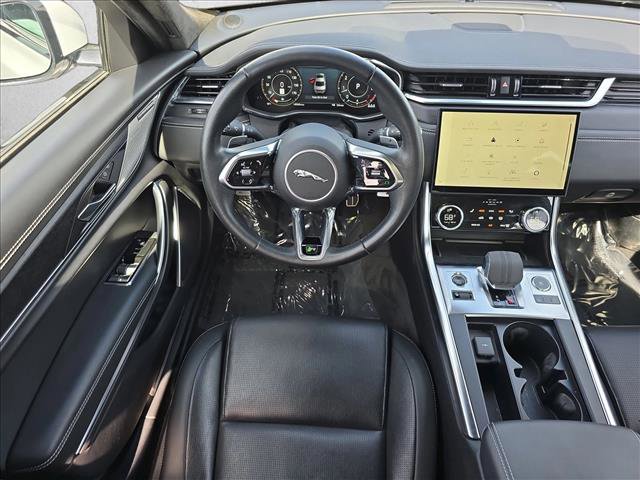 Used 2023 Jaguar XF R-Dynamic SE AWD/4WD image 16