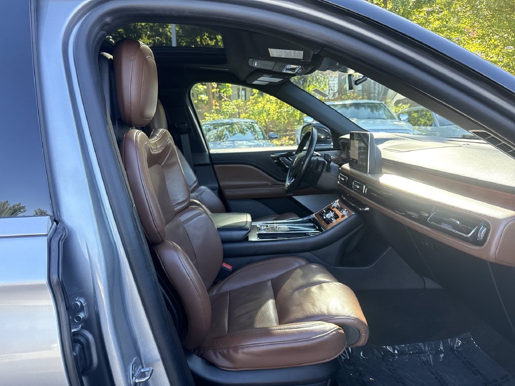 Used 2020 Lincoln Aviator Grand Touring w/ Equipment Group 301A AWD/4WD image 26