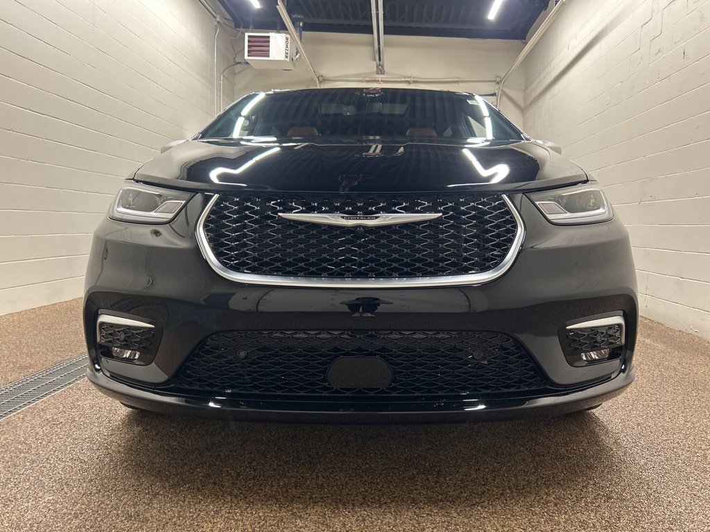New 2026 Chrysler Pacifica Pinnacle image 6