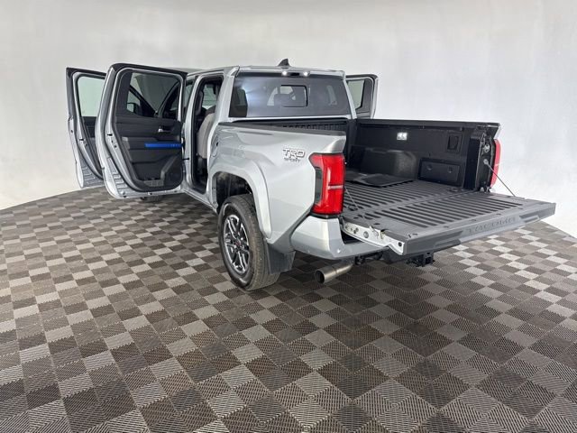 Used 2025 Toyota Tacoma TRD Sport w/ TRD Sport Upgrade Package AWD/4WD image 16