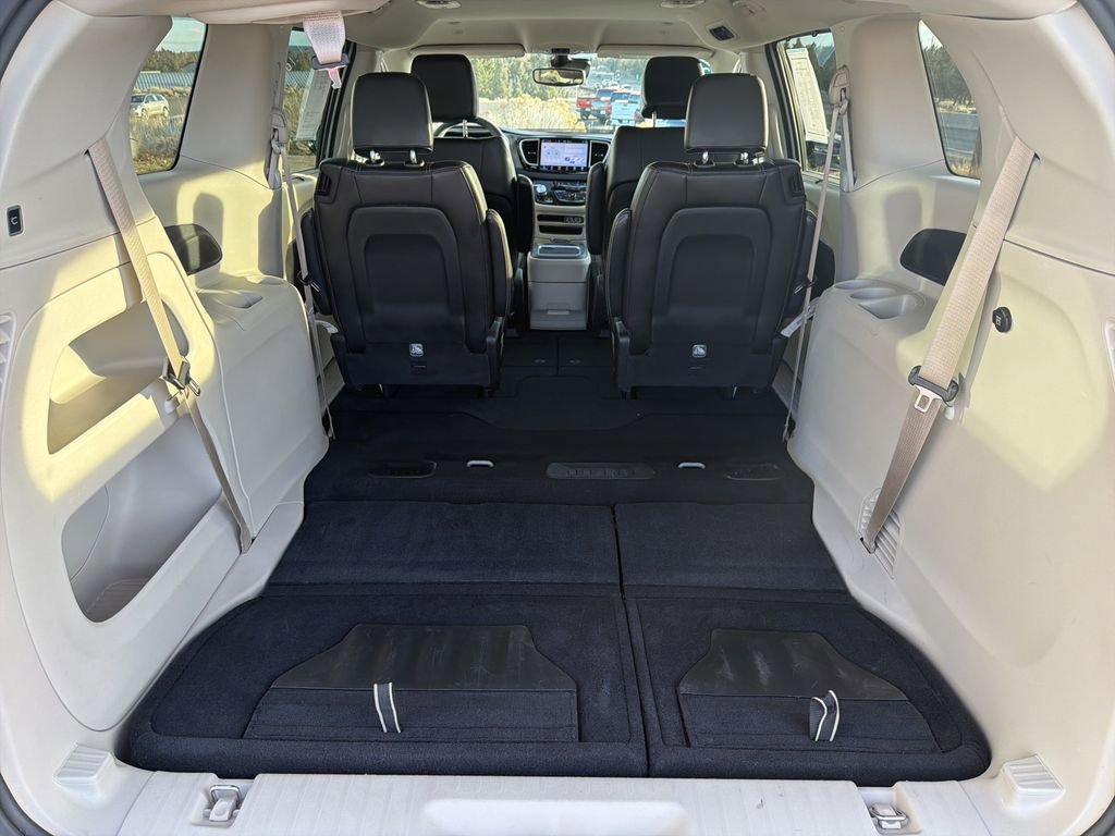 Used 2024 Chrysler Pacifica Touring-L FWD image 28
