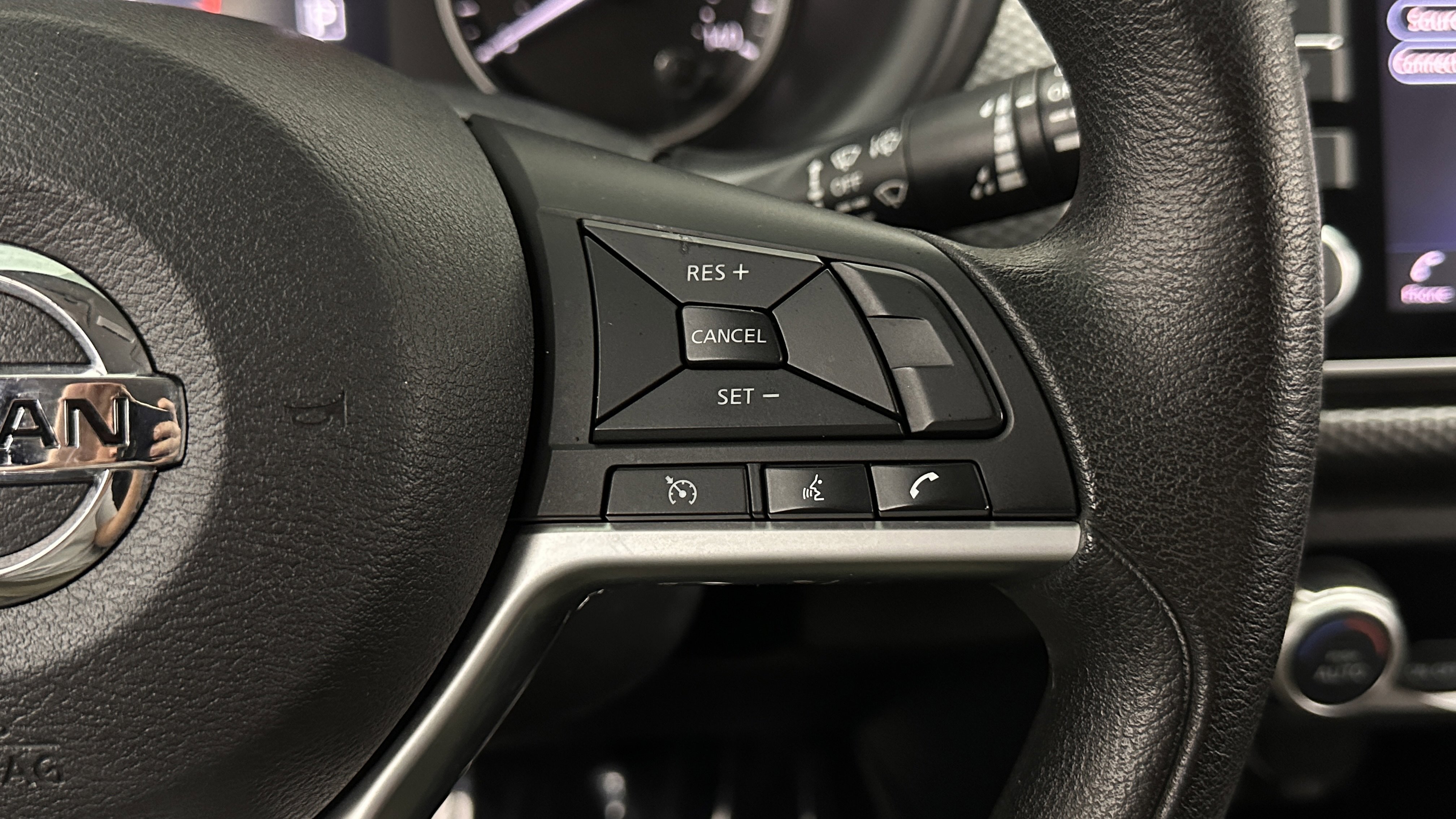 Used 2019 Nissan Kicks SV FWD image 17