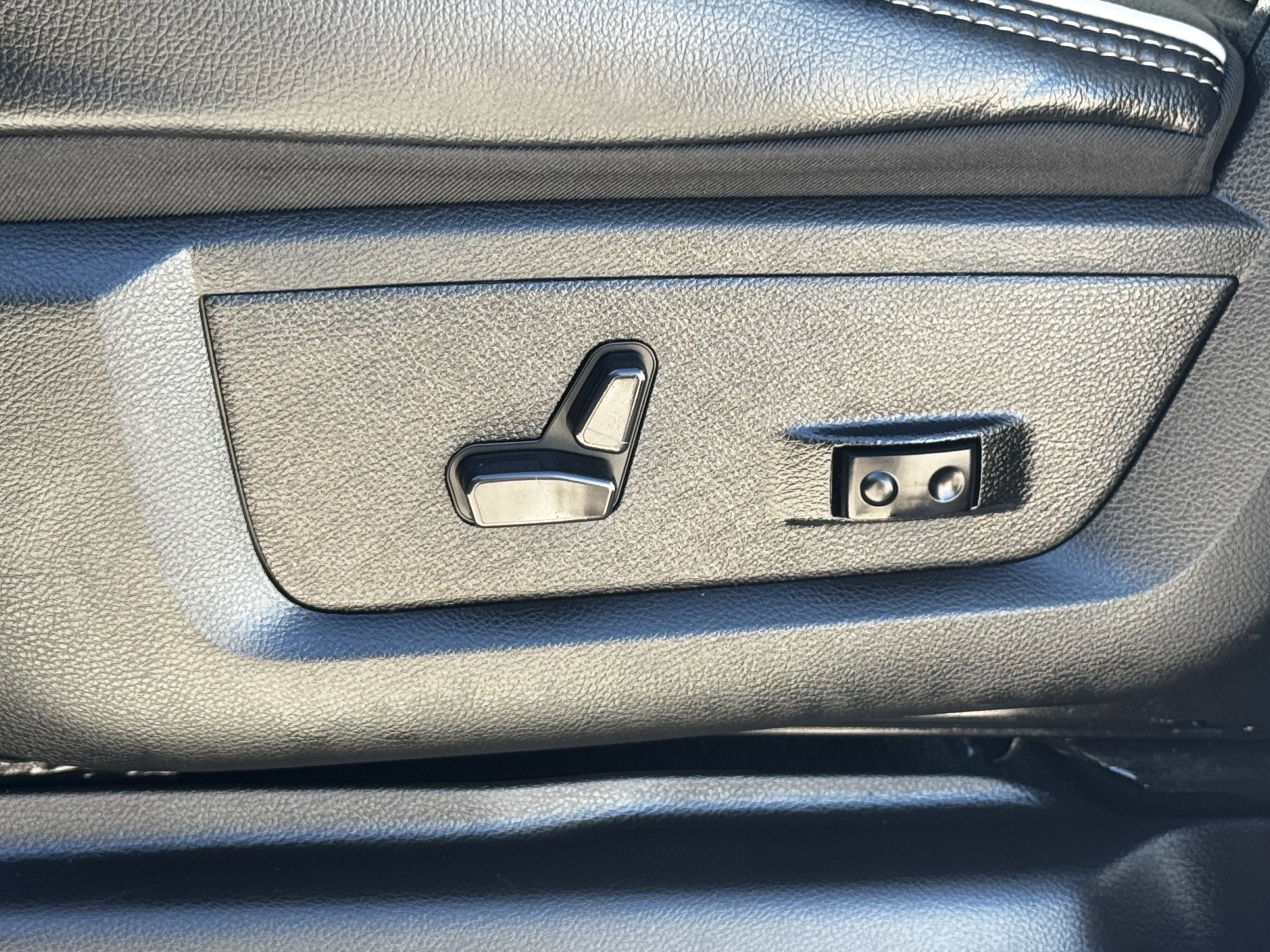 Used 2025 RAM 2500 Laramie image 38