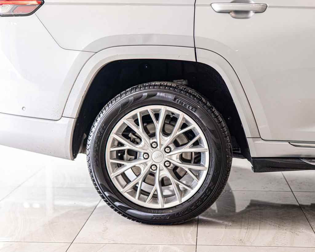 Used 2021 Jeep Grand Cherokee L Summit w/ Advanced Protech Group IV AWD/4WD image 12