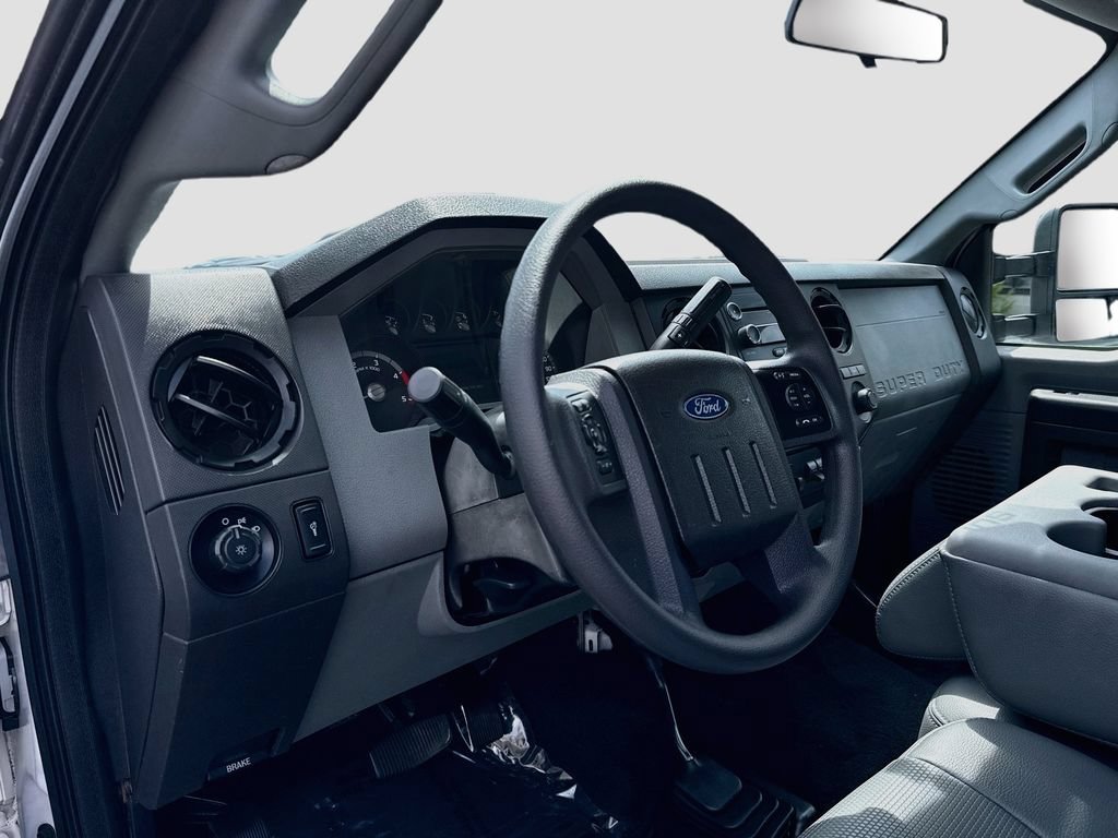 Used 2016 Ford F550 4x4 Crew Cab Super Duty image 6