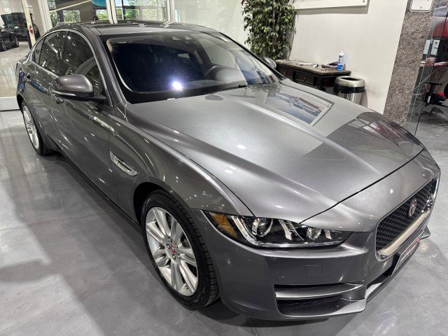 Used 2019 Jaguar XE Prestige AWD/4WD image 16