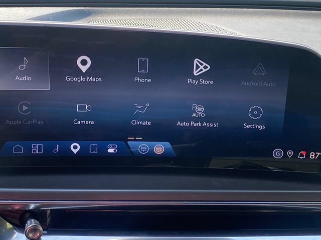 Certified 2024 Cadillac Lyriq Tech w/ Driver Assist Package AWD/4WD image 18