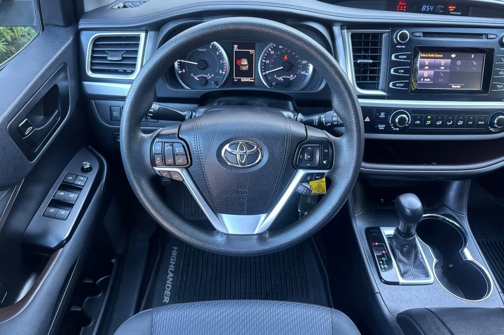 Used 2019 Toyota Highlander LE image 13