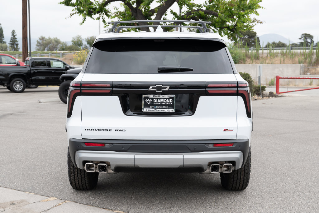 New 2026 Chevrolet Traverse Z71 w/ Enhanced Driving Package AWD/4WD image 5