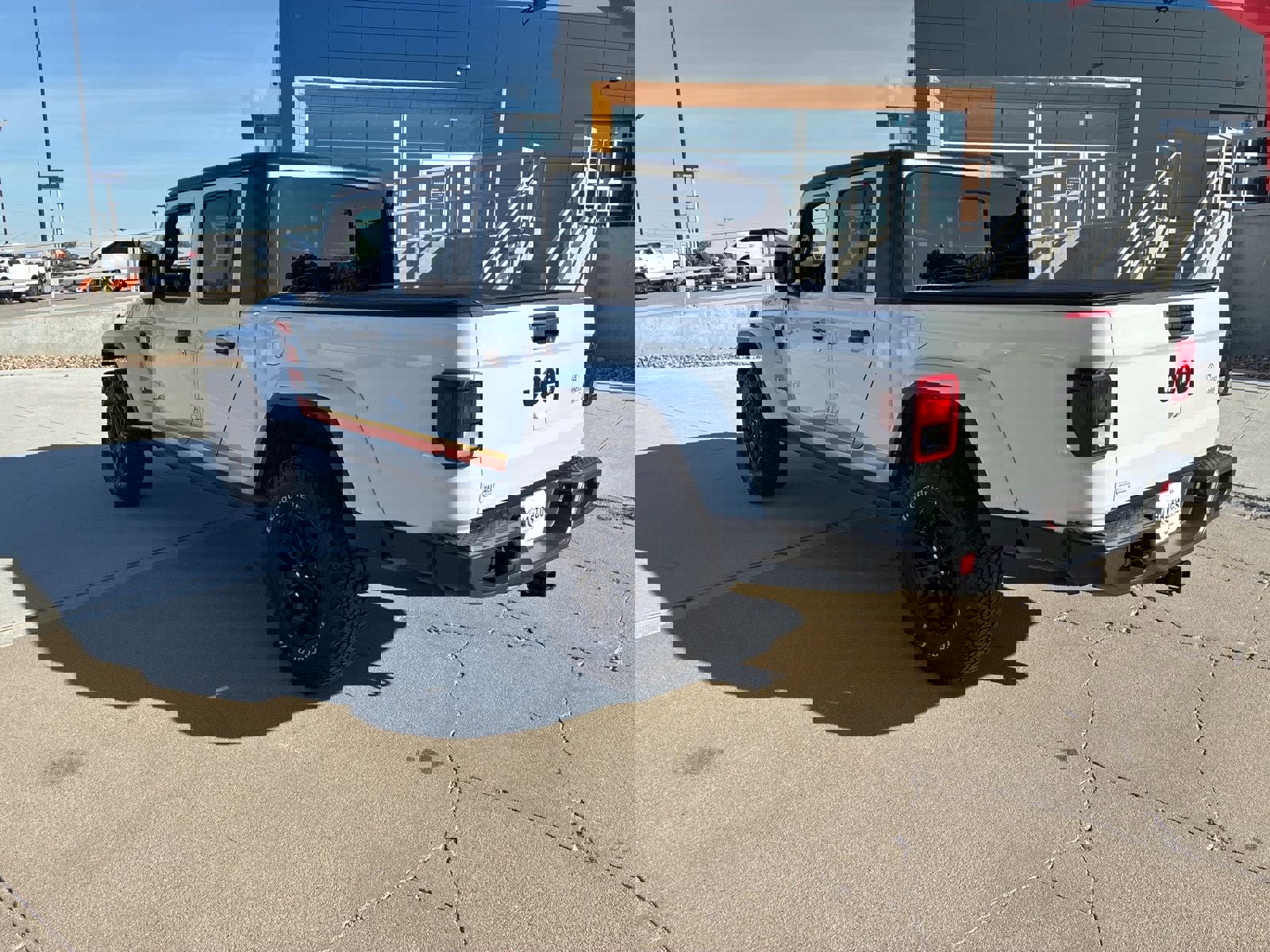 Used 2021 Jeep Gladiator Sport image 3