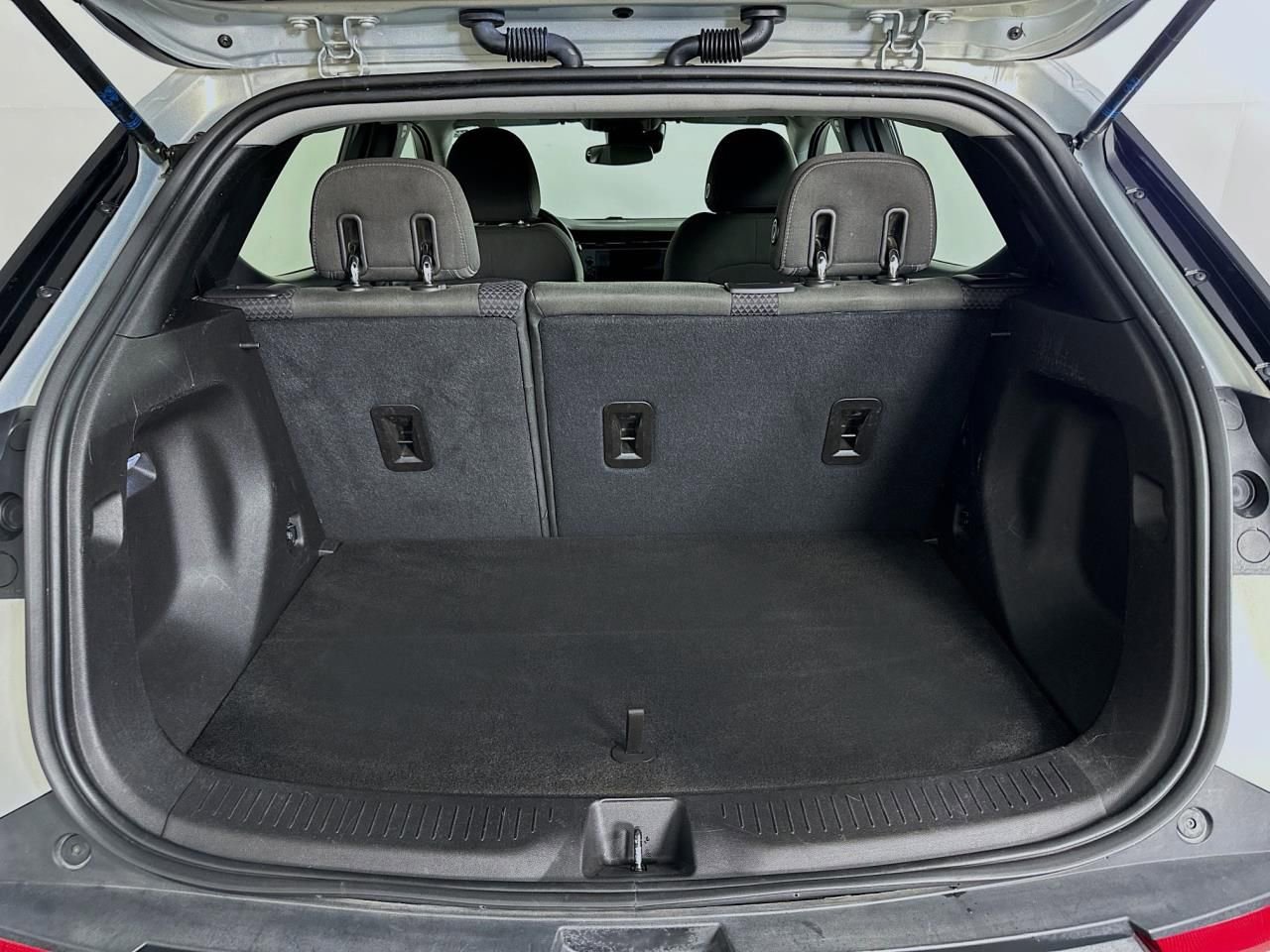 Used 2023 Chevrolet Bolt EUV LT FWD image 40