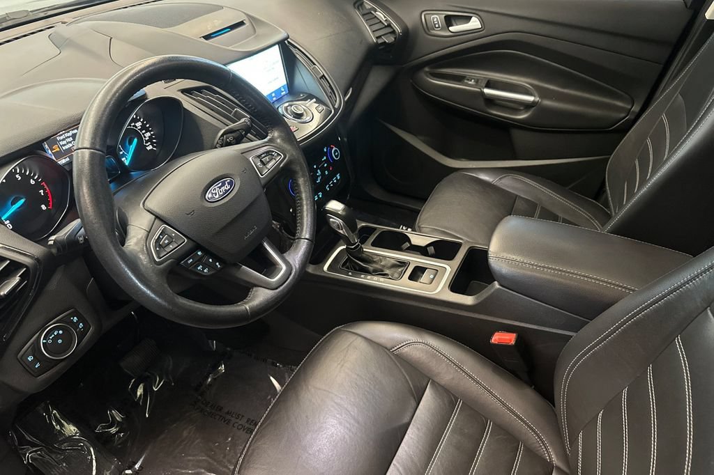 Used 2018 Ford Escape Titanium w/ Ford Safe & Smart Package FWD image 10